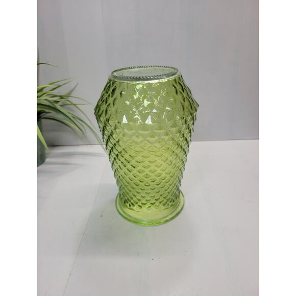 Vintage Avocado Green Glass Flower Vase, Diamond Pattern 7-3/4" - Picture 3 of 4